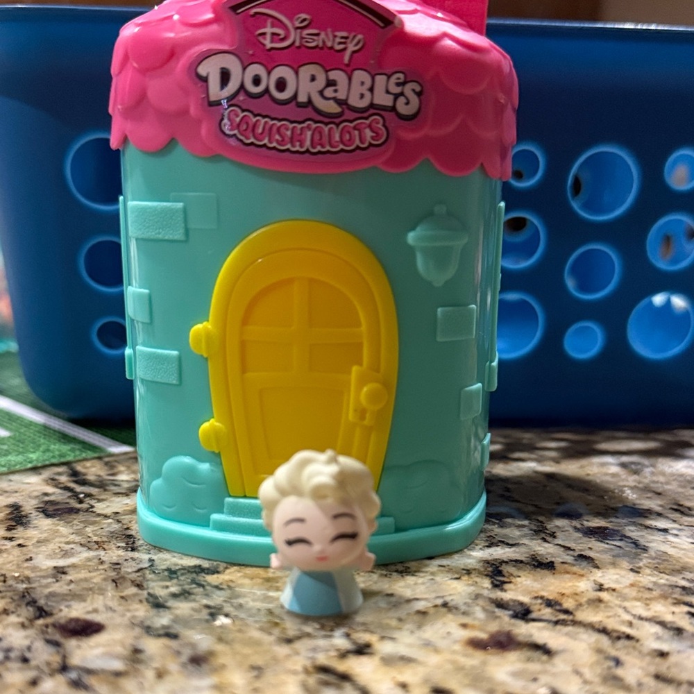 Disney Doorables Squishalot